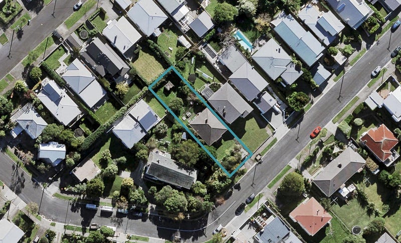 19 Westmere Crescent, Westmere, Auckland - Carousel 1
