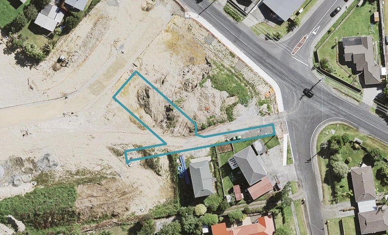 1B Wallace Road, Swanson, Auckland - Carousel 1