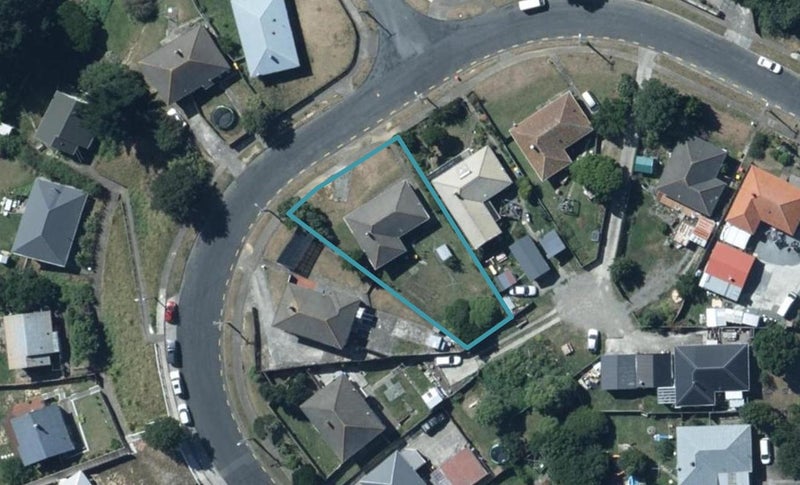 28 Gloucester Street, Cannons Creek, Porirua - Carousel 1