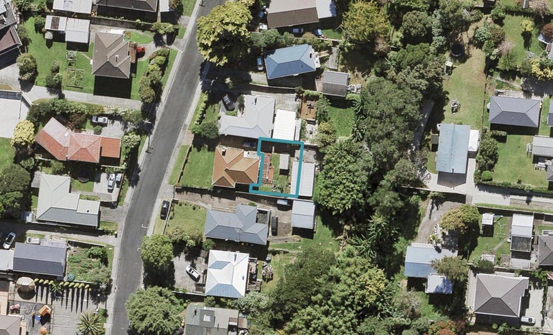 33A Longburn Road, Henderson, Auckland - Carousel 1