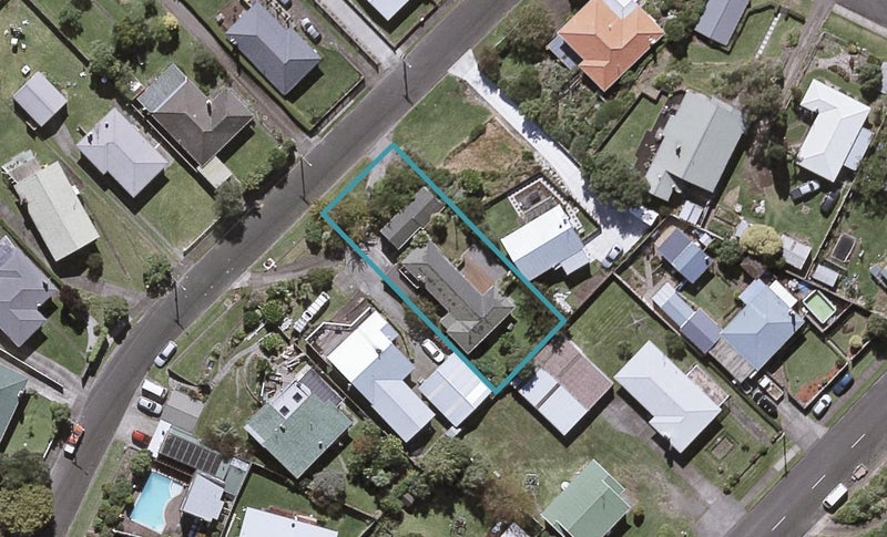 3 Gordon Street, Glen Avon, New Plymouth - Carousel 1