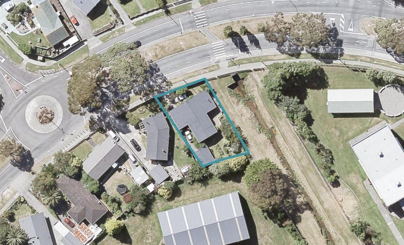 56 Parkway, Wainuiomata, Lower Hutt - Carousel 1