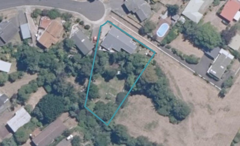 8 Bernard Street, Two Mile Bay, Taupo - Carousel 1