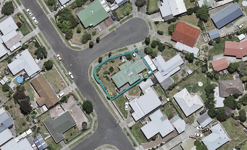 2 Bowen Place, Tamatea, Napier - Carousel 1