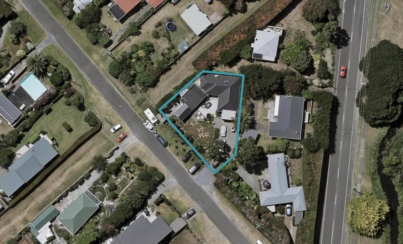 27 Hona Street, Waikanae Beach, Waikanae - Carousel 1