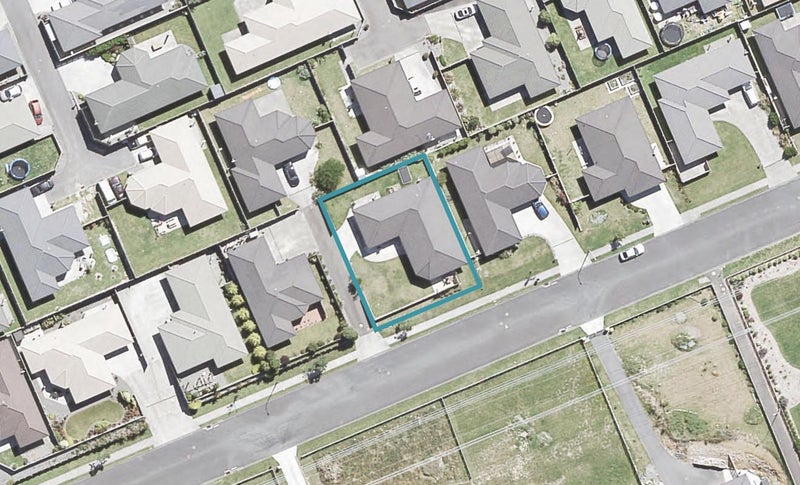 26 Percy Kinsman Crescent, Riverstone Terraces, Upper Hutt - Carousel 1