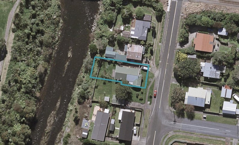 6 Queens Road, Glen Avon, New Plymouth - Carousel 1