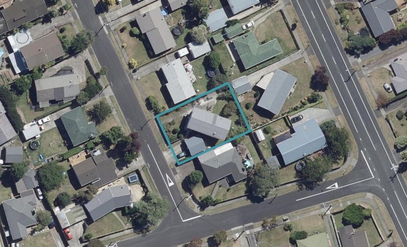 4 Paulette Place, Queenwood, Hamilton - Carousel 1