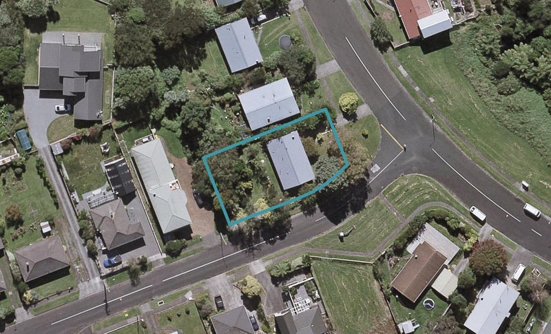 99 Riversdale Drive, Merrilands, New Plymouth - Carousel 1