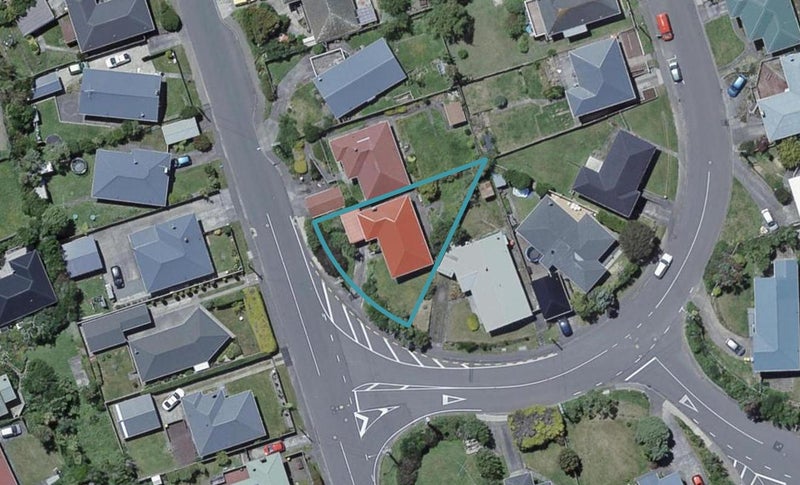 46 Kenmore Street, Newlands, Wellington - Carousel 1