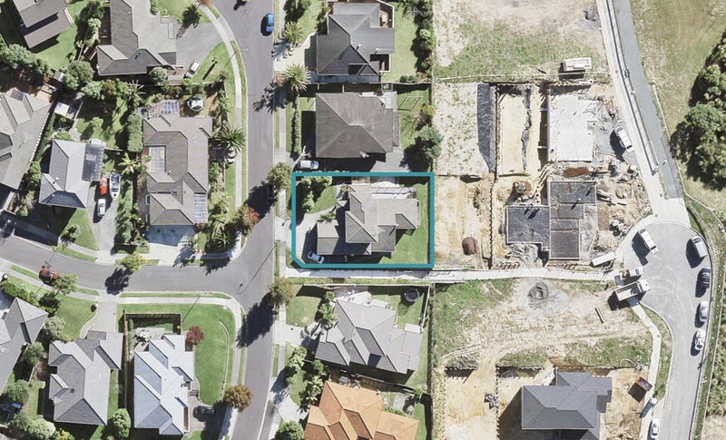 15 Trotting Terrace, Fairview Heights, Auckland - Carousel 1
