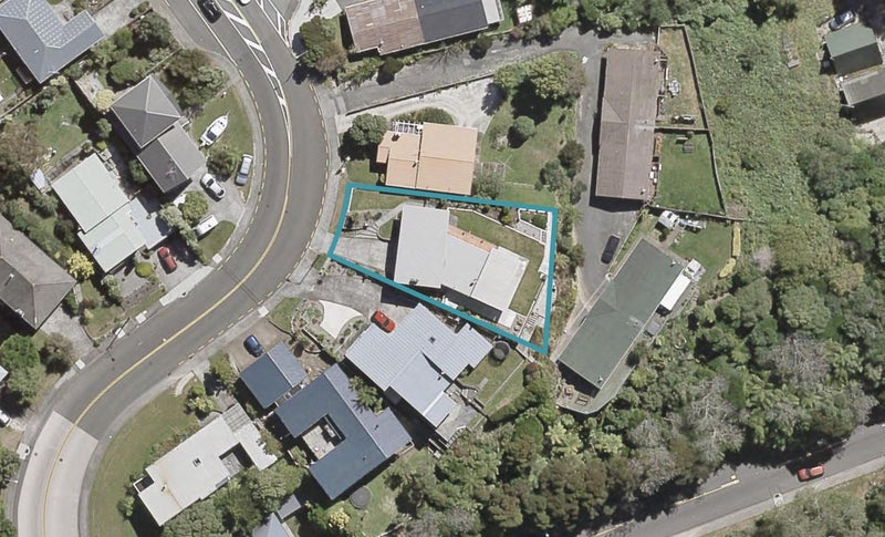 18 Dowse Drive, Maungaraki, Lower Hutt - Carousel 1