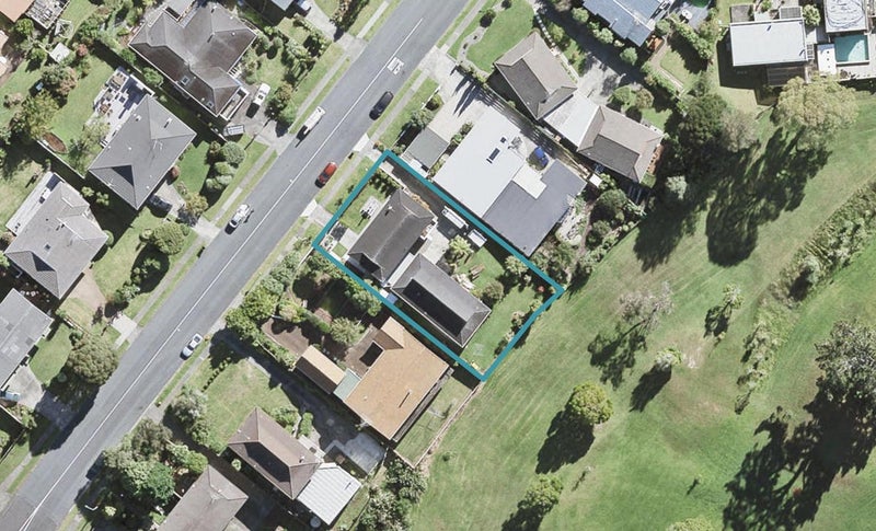 2/180 Stapleford Crescent, Browns Bay, Auckland - Carousel 1