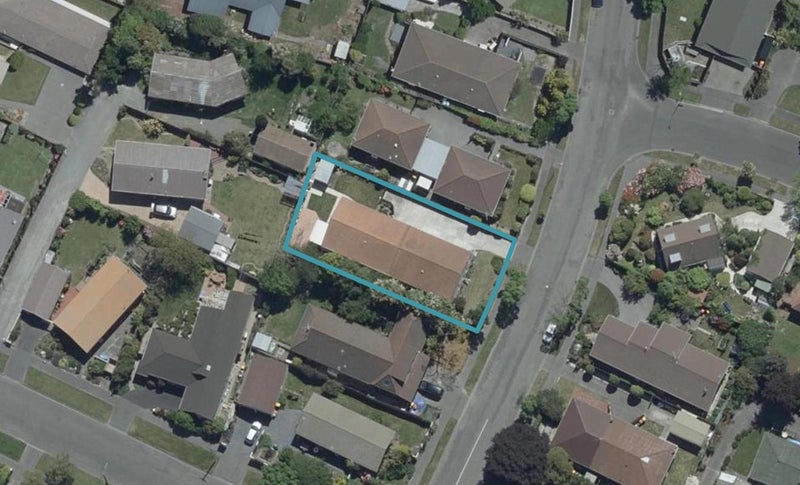 1/5 Connemara Drive, Northwood, Christchurch - Carousel 1