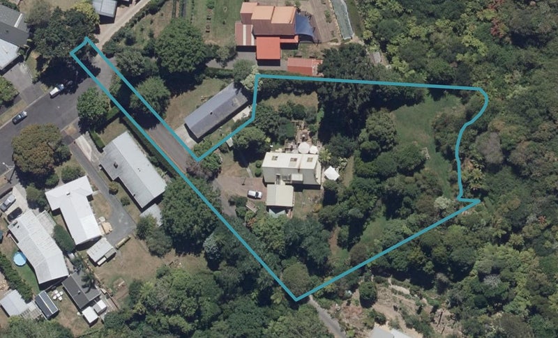 72 Nevada Road, Silverdale, Hamilton - Carousel 1