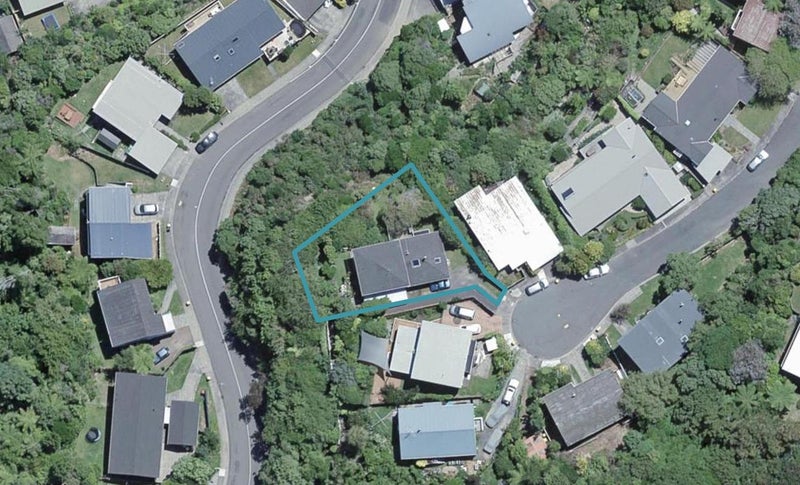 10 Ramsey Place, Karori, Wellington - Carousel 1