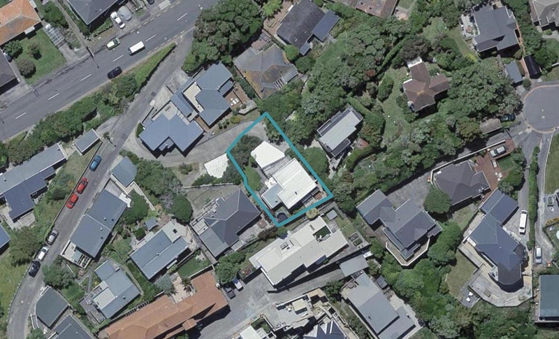 1C Shalimar Crescent, Khandallah, Wellington - Carousel 1