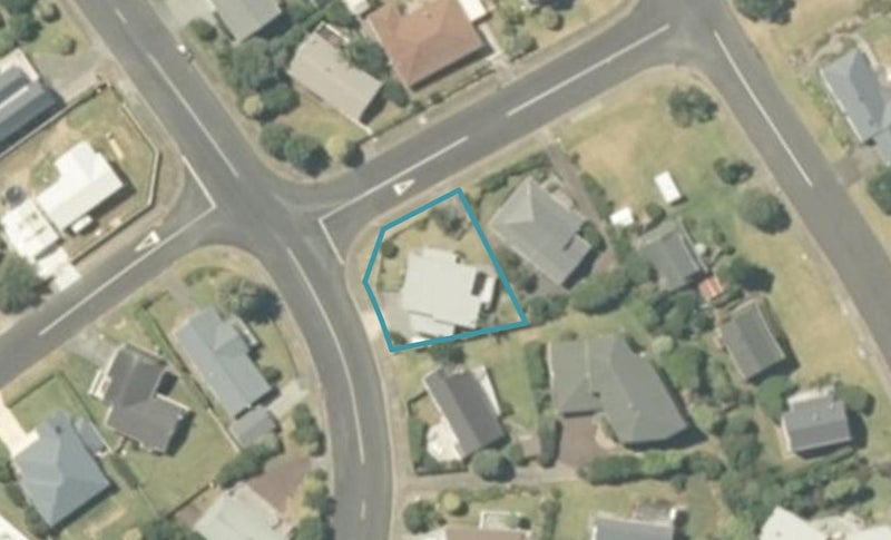 301 Onemana Drive, Onemana, Whangamatā - Carousel 1