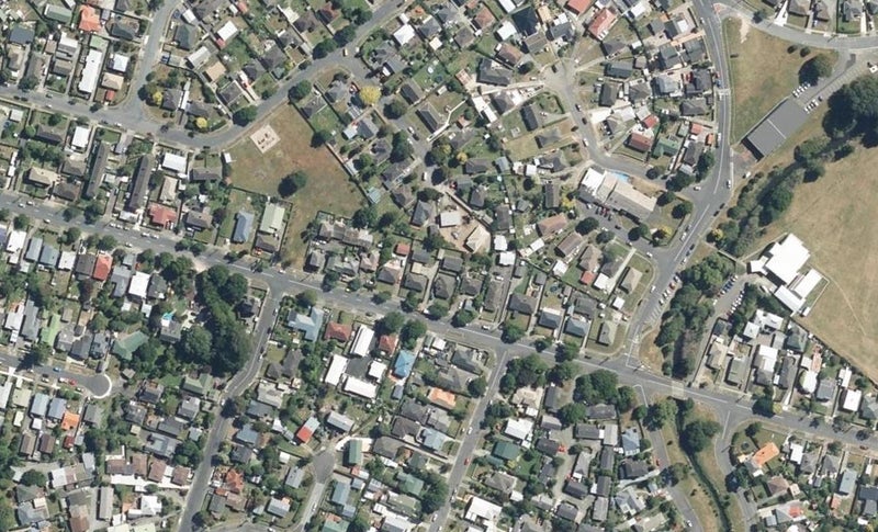 134 Whites Line East, Waiwhetu, Lower Hutt - Carousel 1