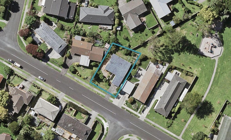 14 WHITEACRES DR, Sunnyhills, Auckland - Carousel 1