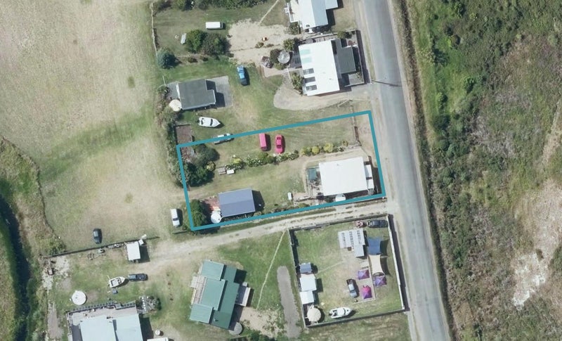 106 Newcastle Street, Māhia - Carousel 1