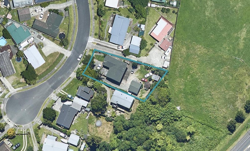 18 Olivine Street, Poike, Tauranga - Carousel 1