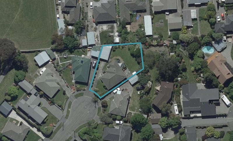 11 Bendale Place, Avonhead, Christchurch - Carousel 1