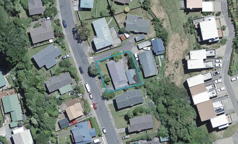 47 Hazlewood Avenue, Karori, Wellington - Carousel 1