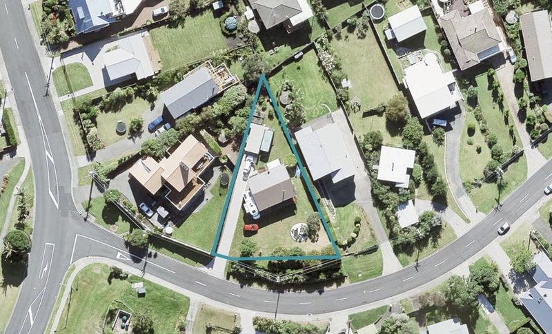 58 SHAKESPEAR RD, Army Bay, Whangaparaoa - Carousel 1