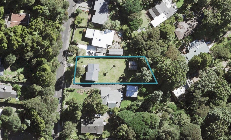19 Sylvan Valley Avenue, Titirangi, Auckland - Carousel 1