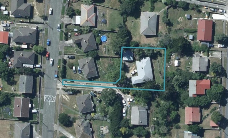 15 Durham Street, Cannons Creek, Porirua - Carousel 1