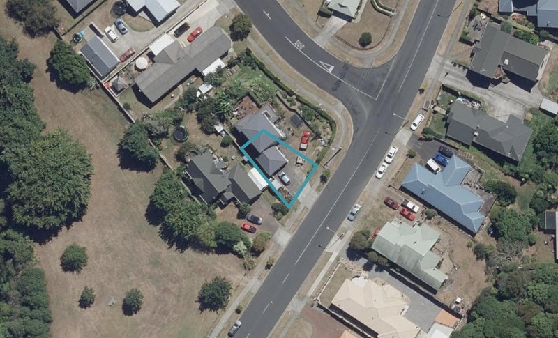 2/36 Church Road, Pukete, Hamilton - Carousel 1