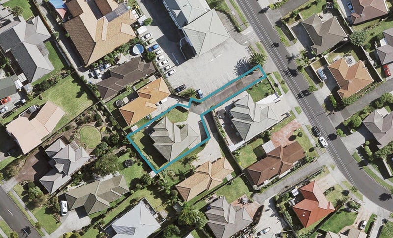9 Mt Lebanon Crescent, The Gardens, Auckland - Carousel 1
