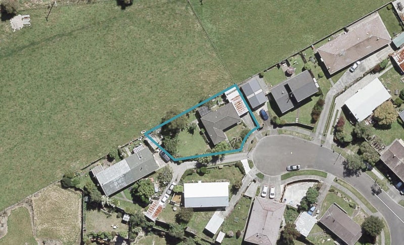 9 Utah Grove, Totara Park, Upper Hutt - Carousel 1