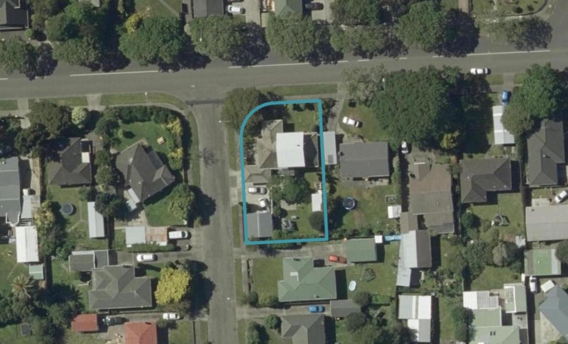 102 Pahiatua Street, Hokowhitu, Palmerston North - Carousel 1