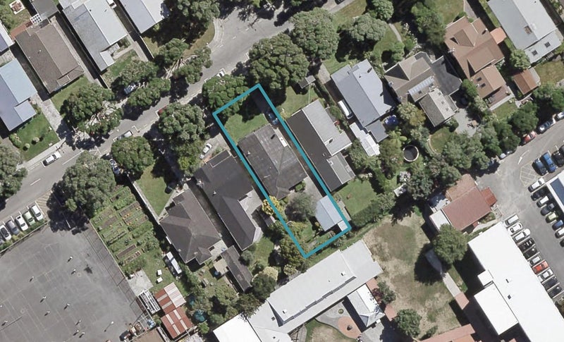 18 St Albans Grove, Woburn, Lower Hutt - Carousel 1