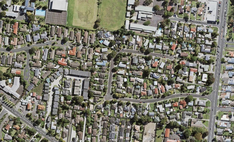 28 Te Kanawa Crescent, Henderson, Auckland - Carousel 1