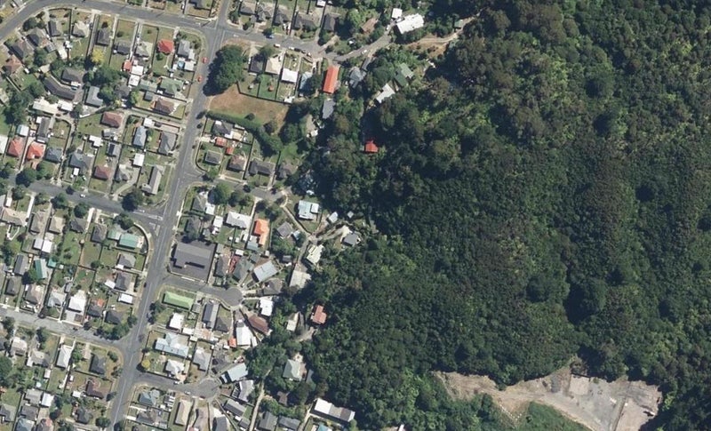 8 Reuben Grove, Naenae, Lower Hutt - Carousel 1
