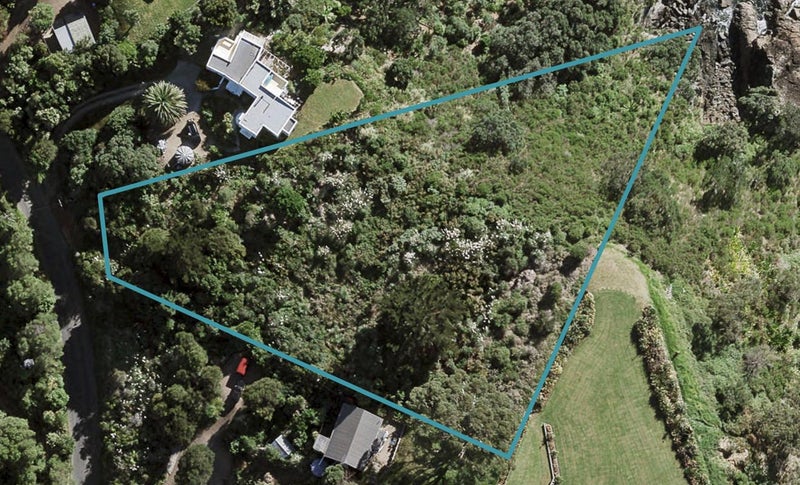 41 Great Barrier Road, Oneroa, Waiheke Island - Carousel 1