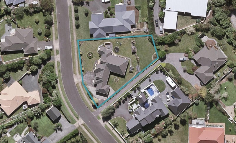 59 Shelter Grove, Frankleigh Park, New Plymouth - Carousel 1