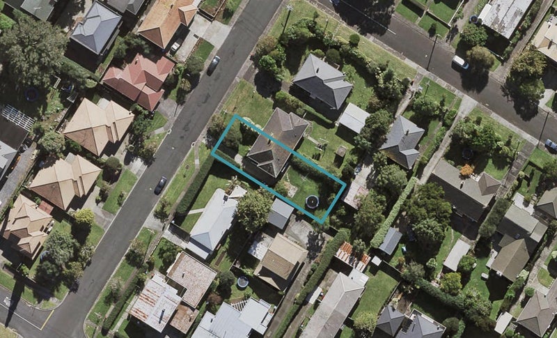 83 Tawa Road, One Tree Hill, Auckland - Carousel 1