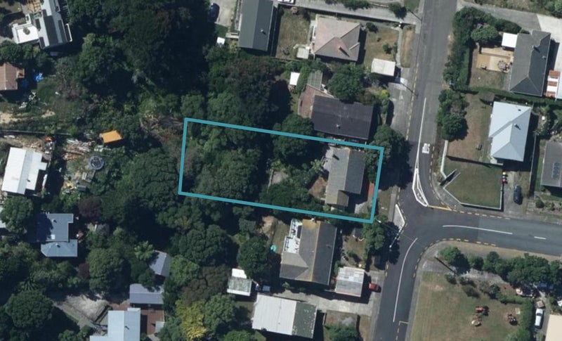 33 Thornley Street, Titahi Bay, Porirua - Carousel 1