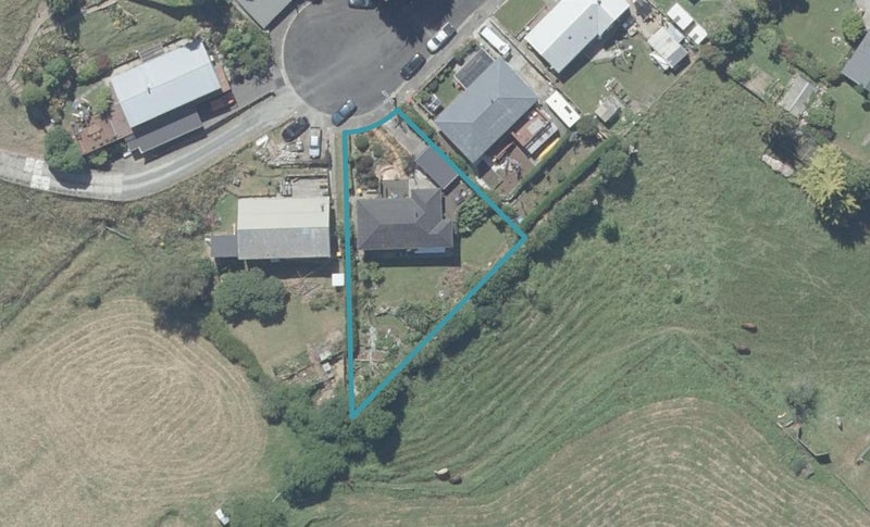 17 Springdon Avenue, Sawyers Bay, Port Chalmers - Carousel 1