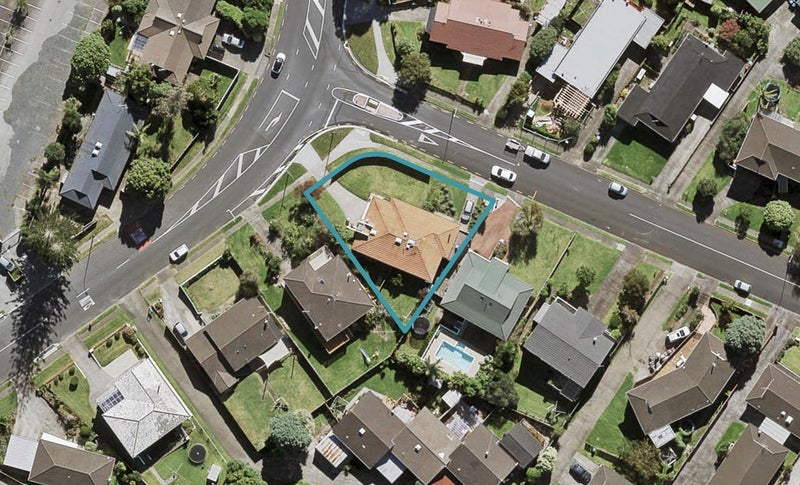 2/52 Littlejohn Street, Hillsborough, Auckland - Carousel 1