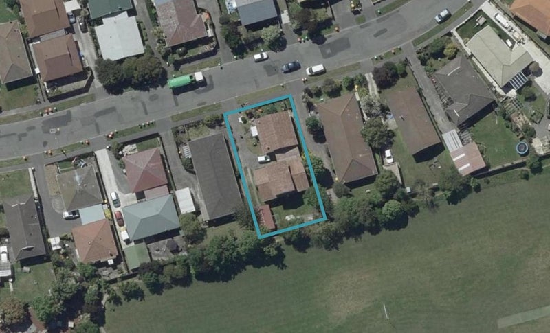 2/16 Kawau Crescent, Bromley, Christchurch - Carousel 1