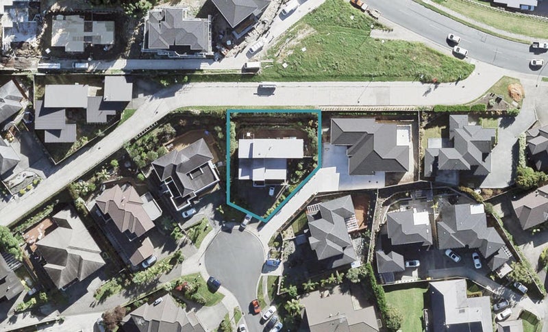 9 Hilton Close, Fairview Heights, Auckland - Carousel 1