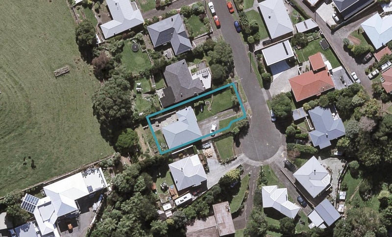 18 Havelock Place, Blagdon, New Plymouth - Carousel 1
