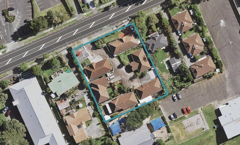 6/15 Alfriston Road, Manurewa East, Auckland - Carousel 1