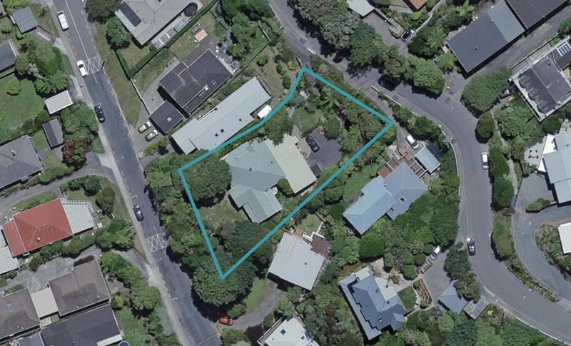 70 Delhi Crescent, Khandallah, Wellington - Carousel 1