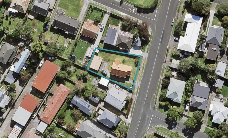 69 Fowlds Avenue, Sandringham, Auckland - Carousel 1